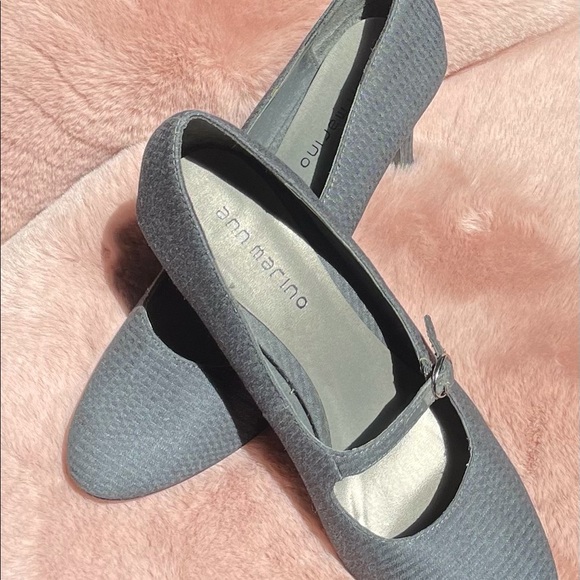 Ann Marino teacher grey heels. - Picture 3 of 9